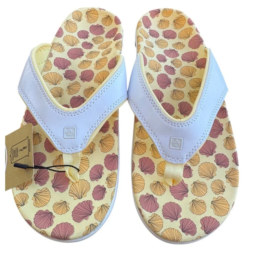 Spenco Yumi Ocean Size 8D Wide White Yellow Shell Sandal Orthotic Arch NWT